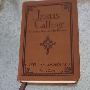 365 Day Devotional Nwt